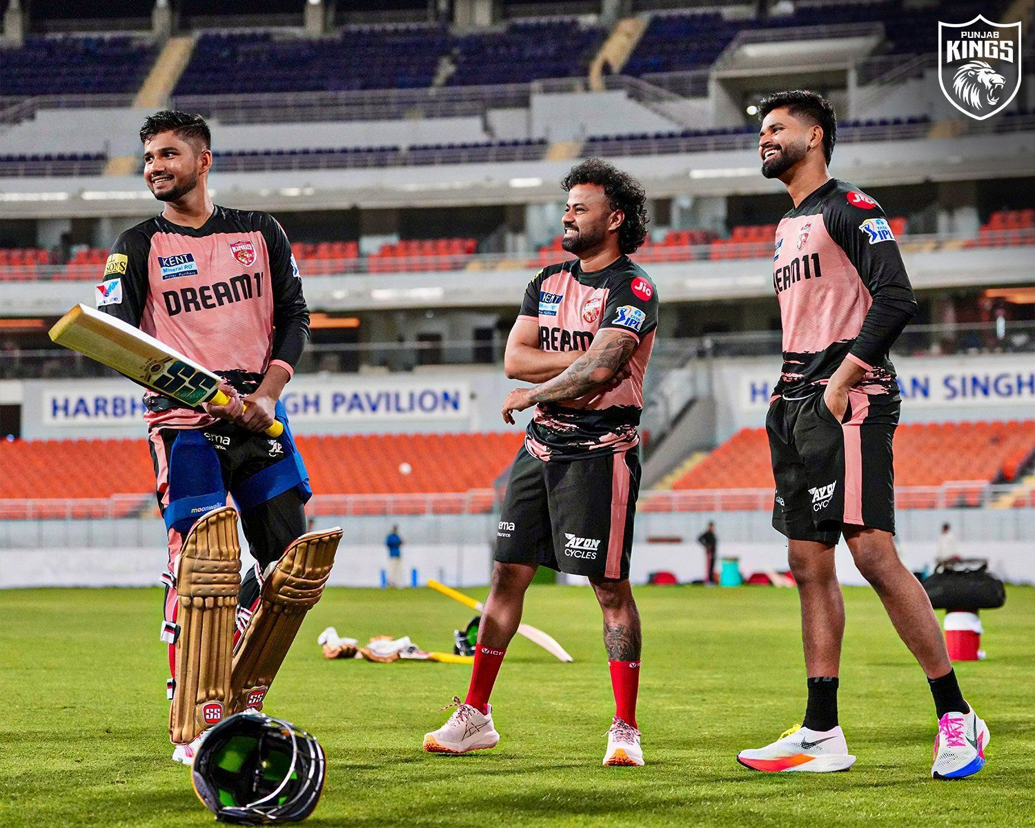 Shreyas Iyer (R) during practice session. (Credits: PBKS X)