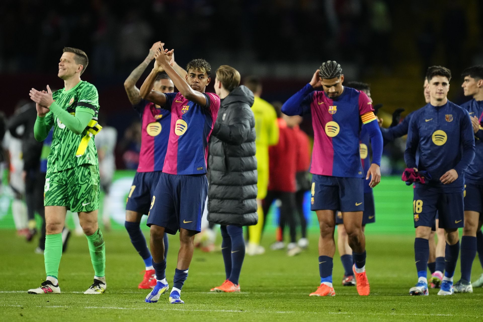 FC Barcelona v SL Benfica - UEFA Champions League 2024/25 Round of 16 Second Leg - Source: Getty