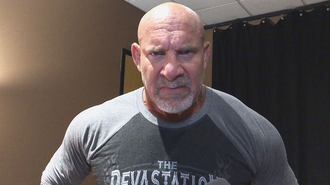 2-time WWE World Heavyweight Champion takes big shot at Goldberg after comments on squash match