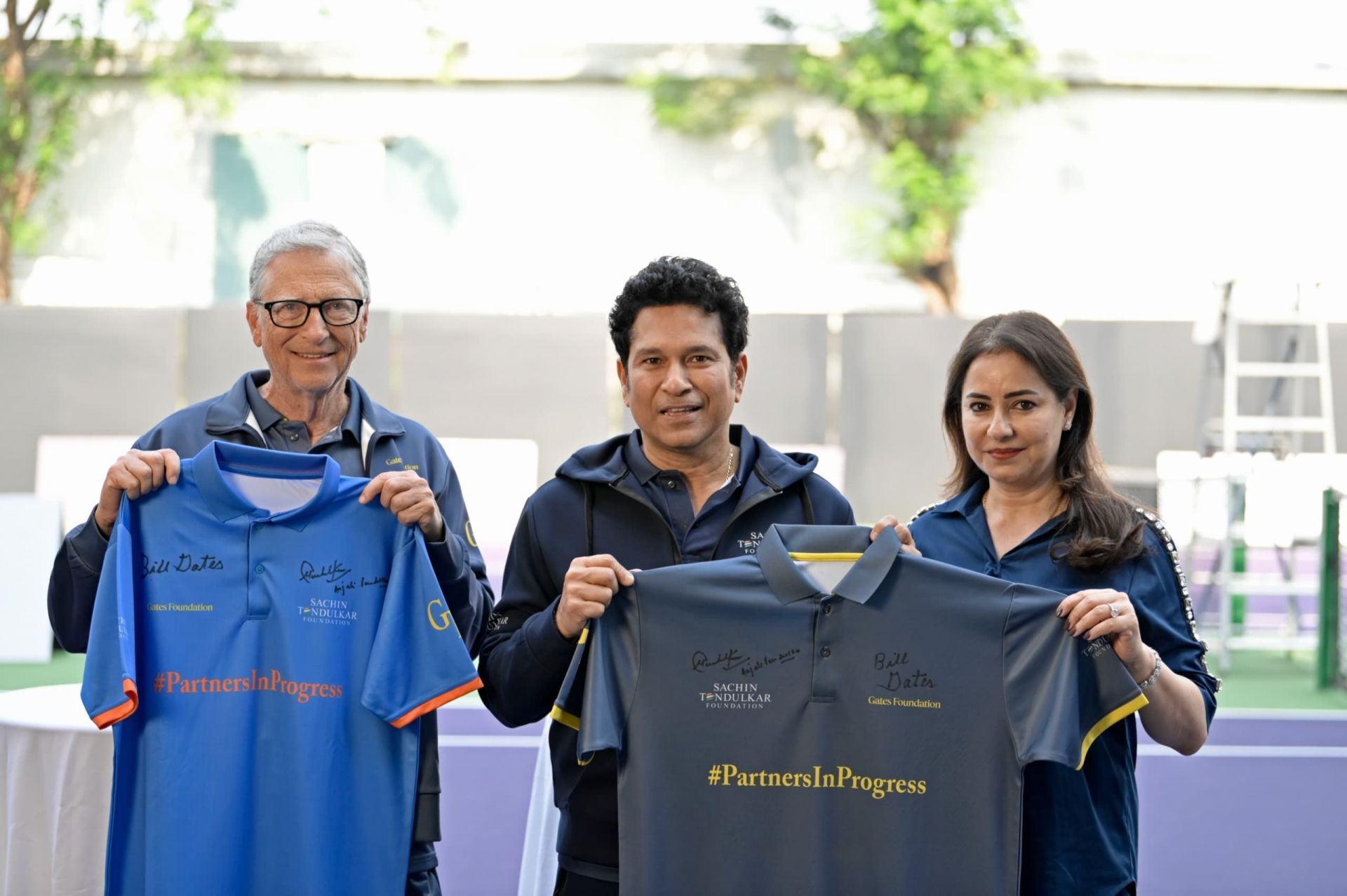 Sachin Tendulkar with his wife Anjali and Bill Gates