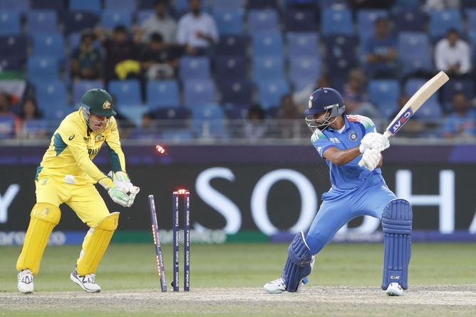 Adam Zampa rattles Shreyas Iyer's stumps, breaks his 91-run partnership with Virat Kohli in IND vs AUS 2025 Champions Trophy semifinal [Watch]