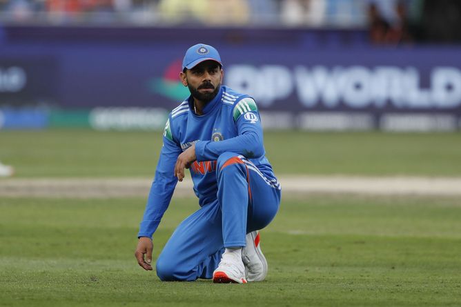 Virat Kohli performs Cristiano Ronaldo's trademark 'SIUUU' celebration while fielding in IND vs NZ 2025 Champions Trophy clash [Watch]