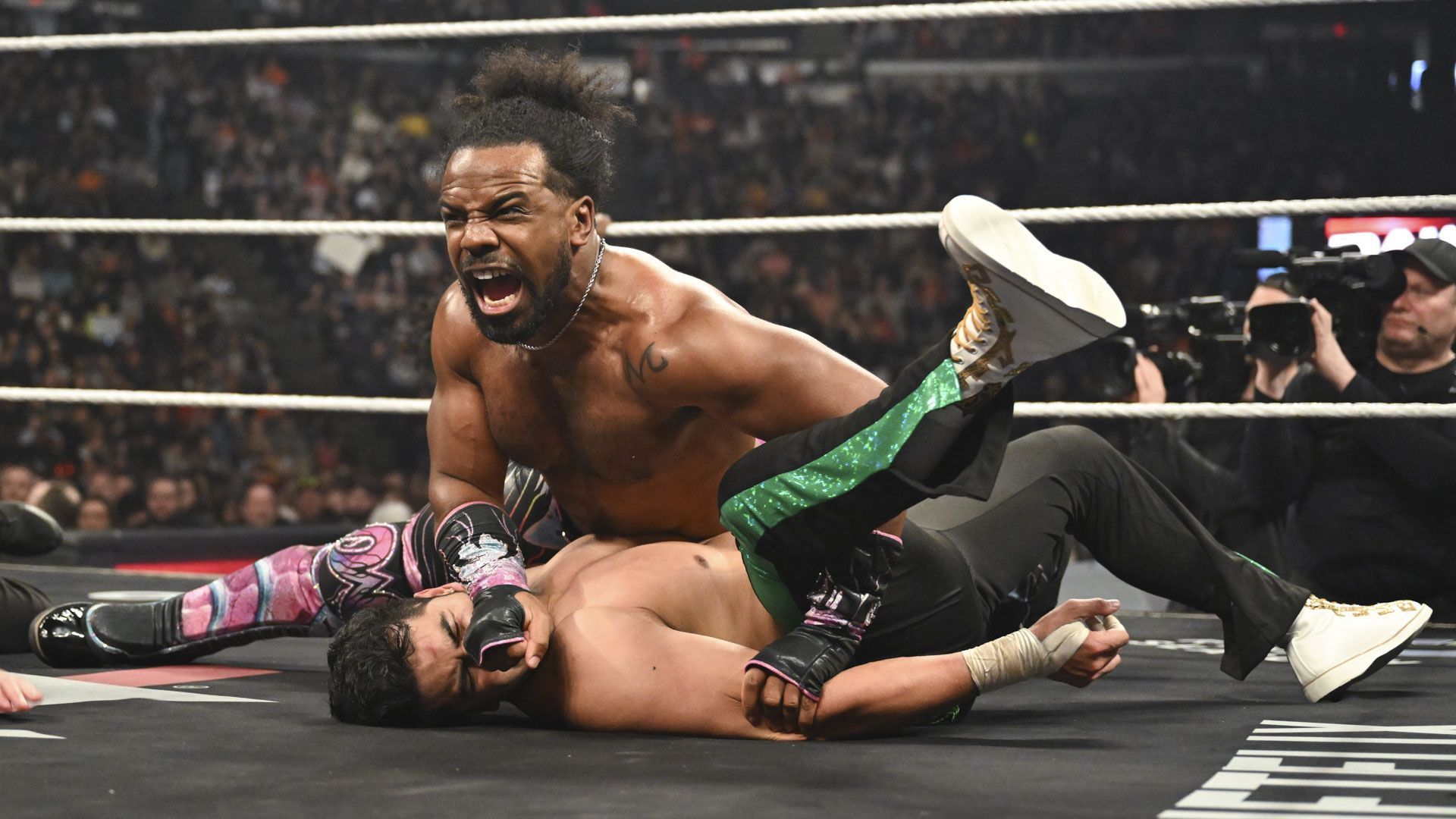 Xavier Woods pins Raul Mendoza on WWE RAW