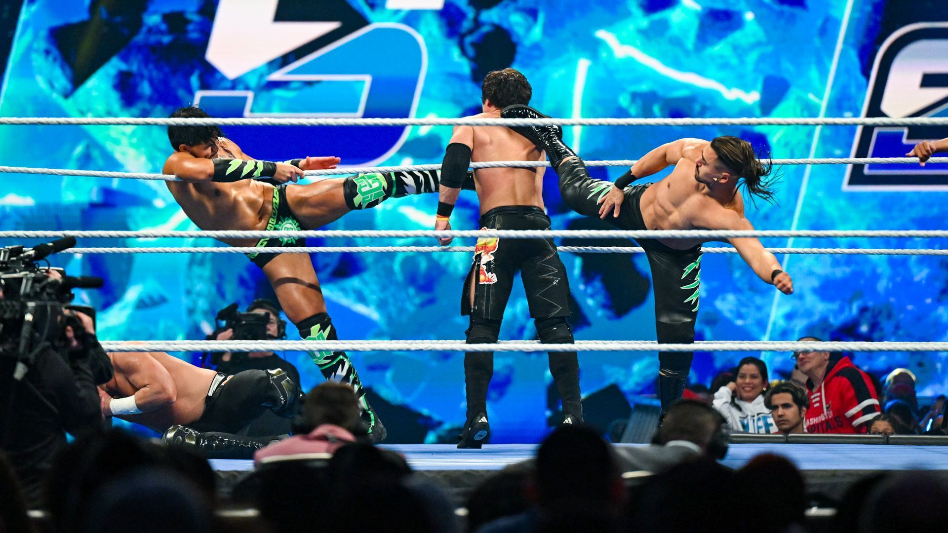 Los Garza vs. Chris Sabin on WWE SmackDown