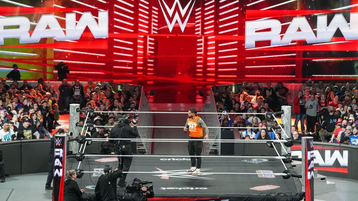 Monday Night RAW (Photo credit: WWE.com)