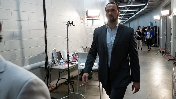 "Put some hot chicks on his arm"- Veteran explains how he would book Drew McIntyre in WWE (Exclusive)