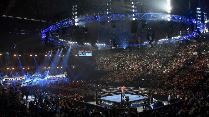 Friday Night SmackDown's recent episode "sucked," says ex-WWE writer Vince Russo