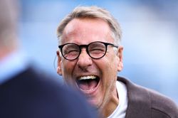 "If I'm a Manchester United fan, I'd be fuming" - Paul Merson slams Red Devils' new stadium plans, labels it 'pathetic'