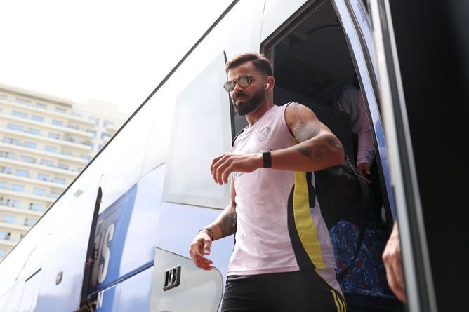 Virat Kohli brings out cheeky dance move to celebrate Tom Latham's dismissal in IND vs NZ 2025 Champions Trophy final [Watch]