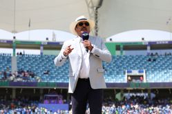 “There would be 50 messages, all jealous guys” - Ravi Shastri recalls how female guests led to the soaring popularity of a famous break-time show