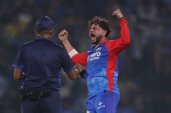 IPL 2025: Predicting 3 players who could pick up the most wickets in today’s DC vs SRH match ft. Kuldeep Yadav