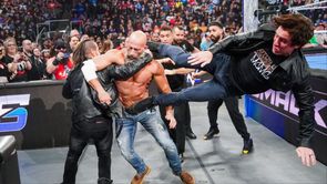"Why even have security if they are going to do that?" - WWE veteran reacts to SmackDown segment (Exclusive)