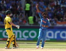 Josh Inglis departs for 11 runs after a soft dismissal off Ravindra Jadeja's bowling in 2025 IND vs AUS Champions Trophy semifinal [Watch]