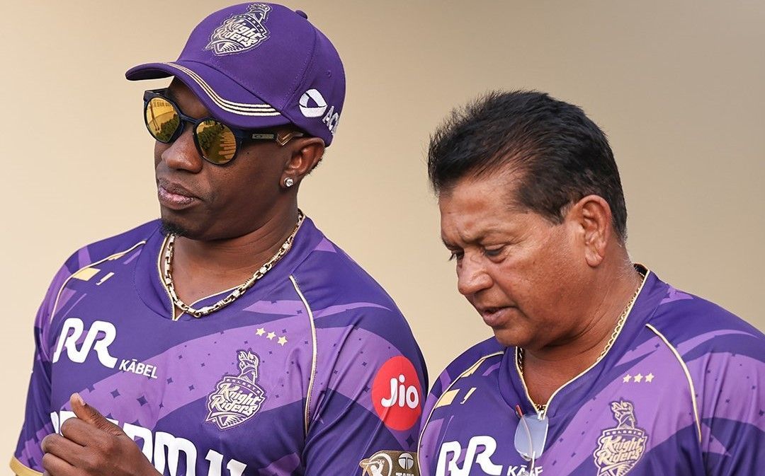 Dwayna Bravo with coach Chandrakant Pandit. (Credits: KKR X)