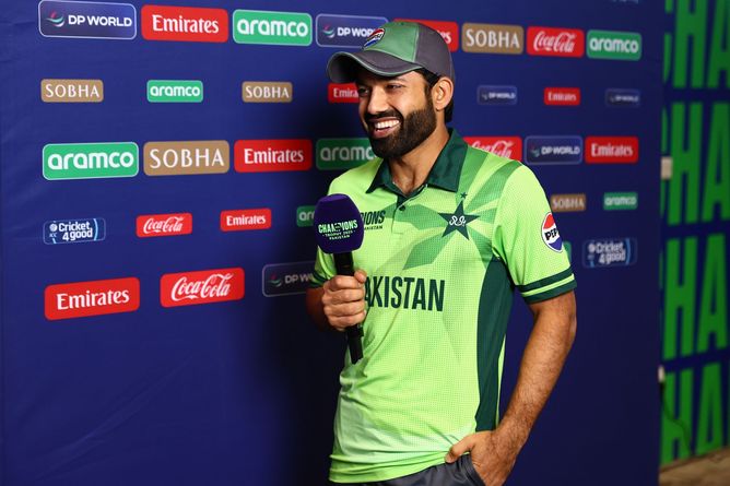 Former Pakistan batter nearly falls off chair laughing at Muhammad Rizwan’s English mimicry during 2025 Champions Trophy [Watch]