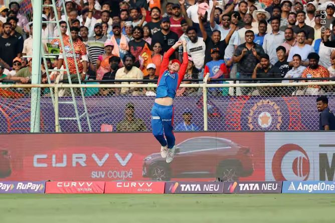 Jake Fraser-McGurk takes a brilliant leaping catch in the deep to end Aniket Verma's heroic 74-run knock in DC vs SRH IPL 2025 match [Watch]