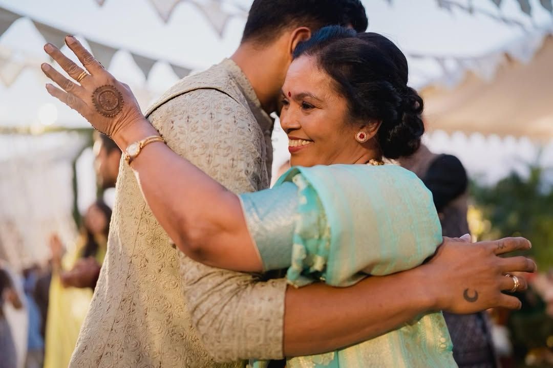 KL Rahul&#039;s Mother Image