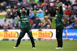 Pakistan all-rounder playfully teases a young spectator in NZ vs PAK 2nd T20I 2025 [Watch]
