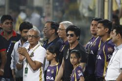 Shah Rukh Khan arrives in Kolkata ahead of KKR vs RCB IPL 2025 clash [Watch]