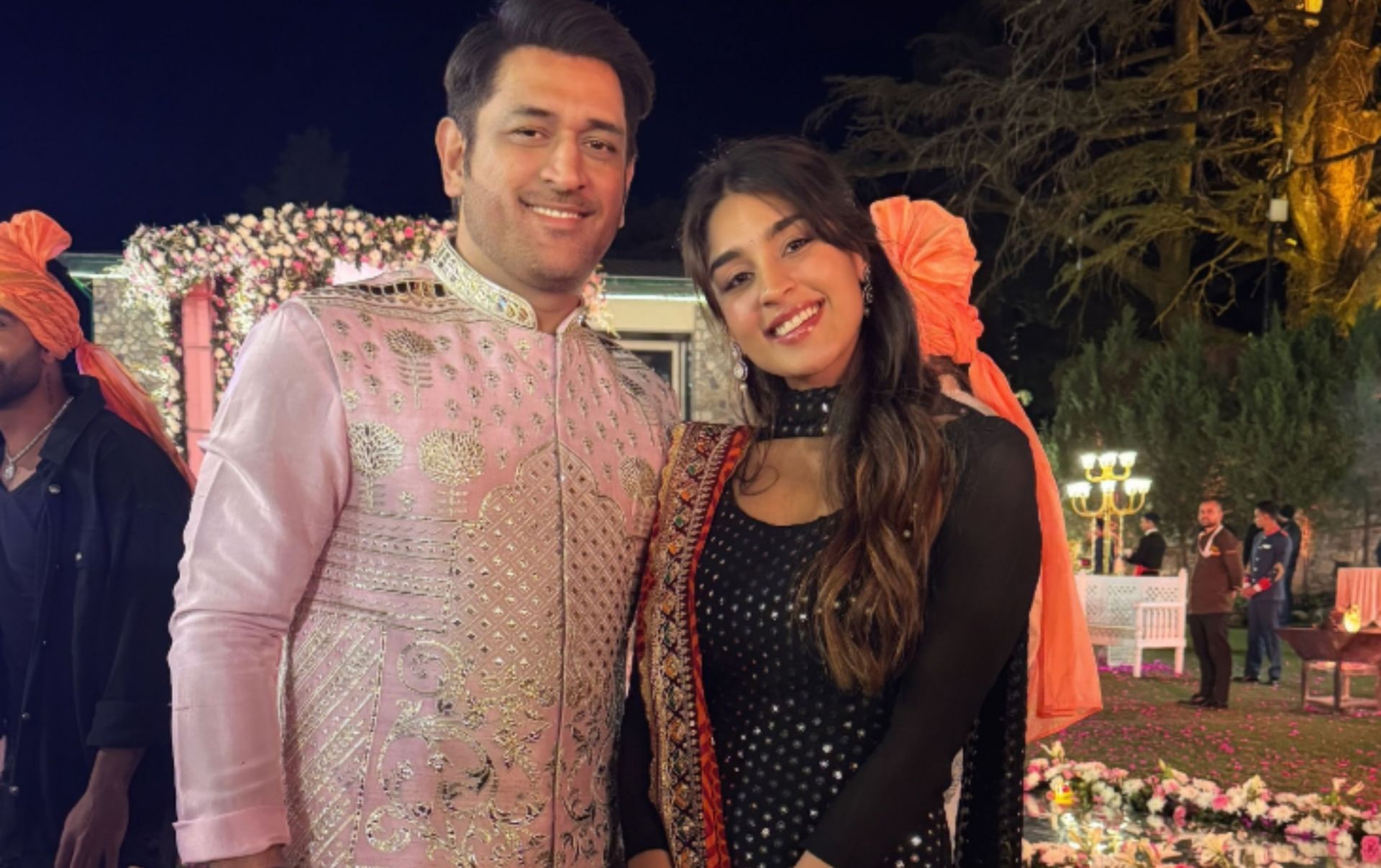 MS Dhoni with Yukti Thareja. (Image: YuktiThareja/Instagram)