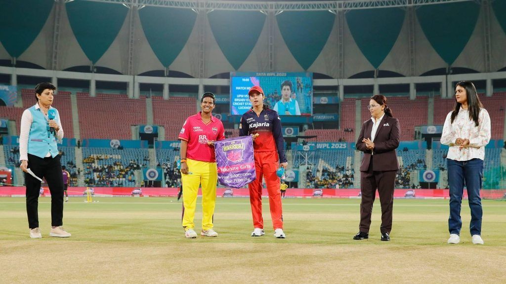 RCB and UPW captains posing during toss. (Image: wplt20.com)