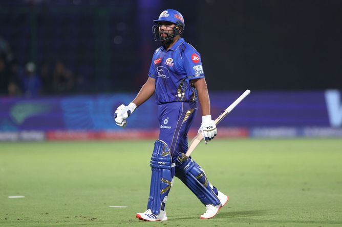 Rohit Sharma in utter disbelief after perishing to a Pat Cummins full toss for 26 in MI vs SRH IPL 2025 match [Watch]