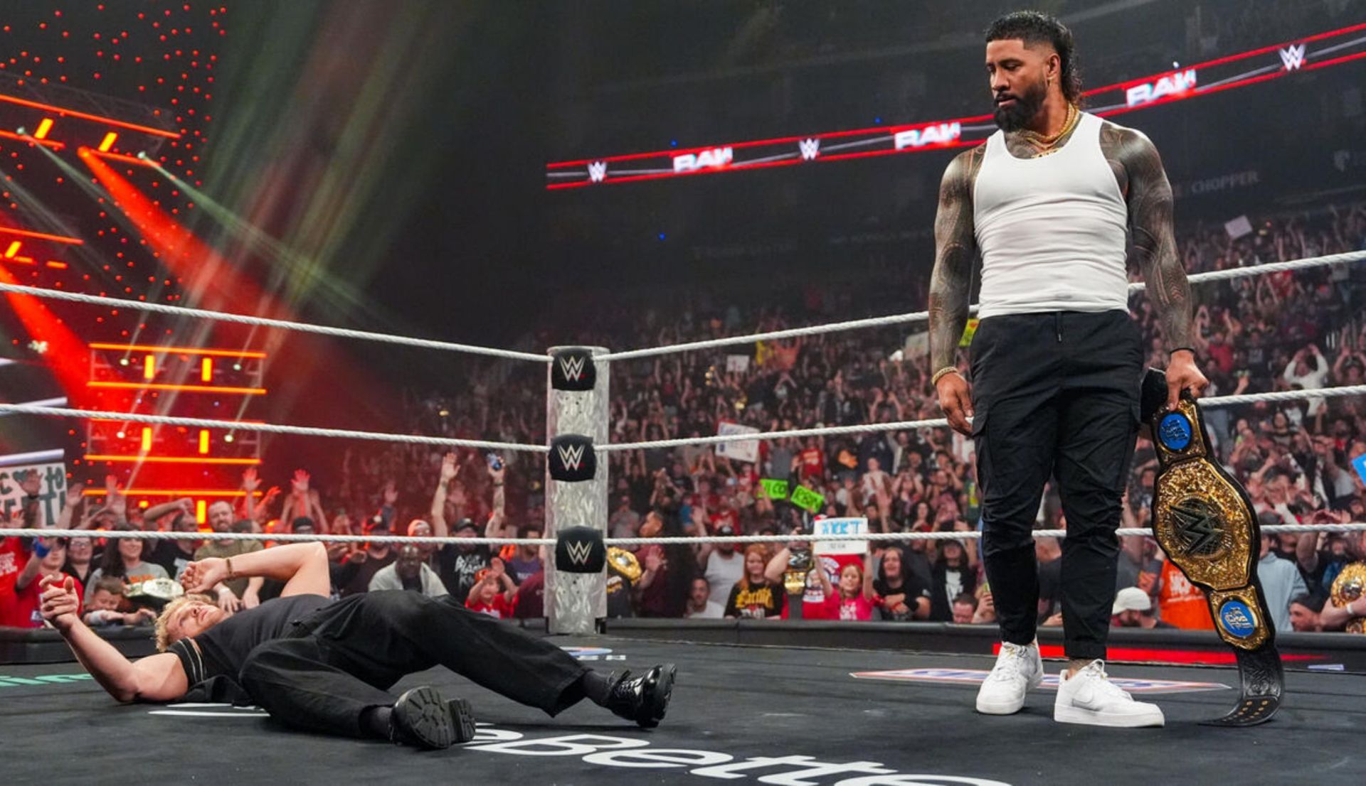 जे उसो, लोगन पॉल पर हमला करने के बाद (Photo: WWE.com)