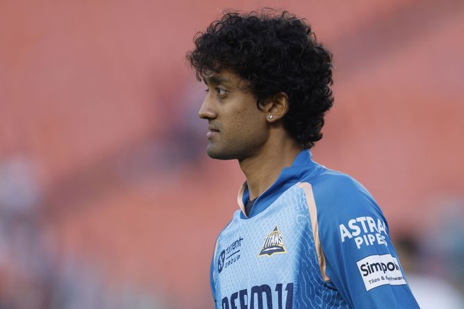 IPL 2025: Predicting 3 players who could pick up the most wickets in today’s SRH vs GT match ft. Sai Kishore