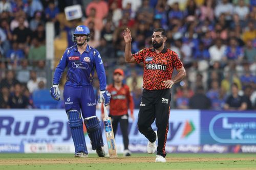 Mohammad Shami (right) hasn't been at his best in IPL 2025. [P/C: Getty]