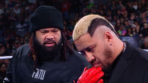 Jacob Fatu suddenly stops Solo Sikoa on WWE SmackDown, shocking him