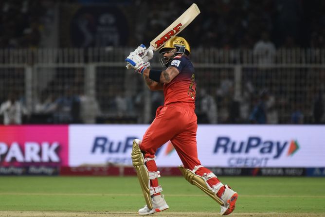 Grok predicts which bowler could dismiss Virat Kohli in today's RCB vs GT IPL 2025 match