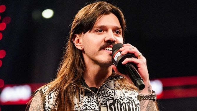 Dominik Mysterio explains why it's easy to "play with emotions" against family