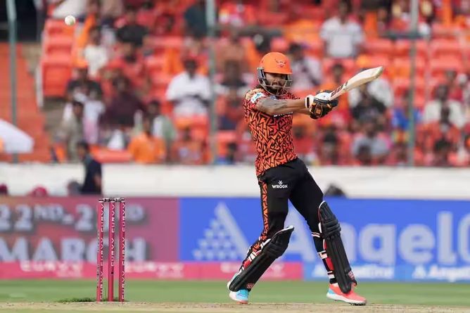 "I don't think they will change" - Aakash Chopra on SRH's approach ahead of IPL 2025 clash vs GT