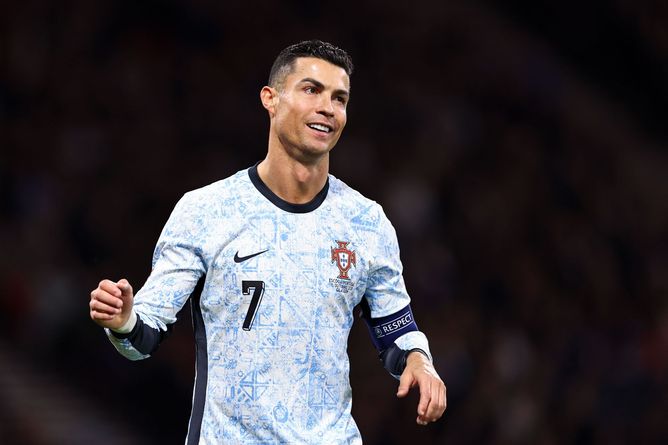 "Example for the whole world" - Luis Figo claims Cristiano Ronaldo will 'always score goals' when asked if he can feature at 2026 World Cup
