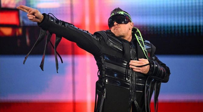 Former World Heavyweight Champion will turn babyface and then officially retire from WWE, predicts The Miz