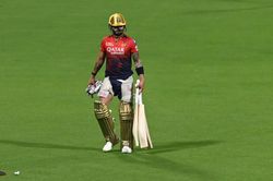 "Virat Kohli launches huge straight six during training ahead of RCB vs PBKS IPL 2025 clash [Watch]"
