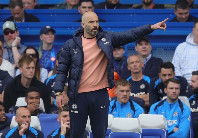 Agent flies to hold talks with Chelsea as winger wants move this summer - Reports