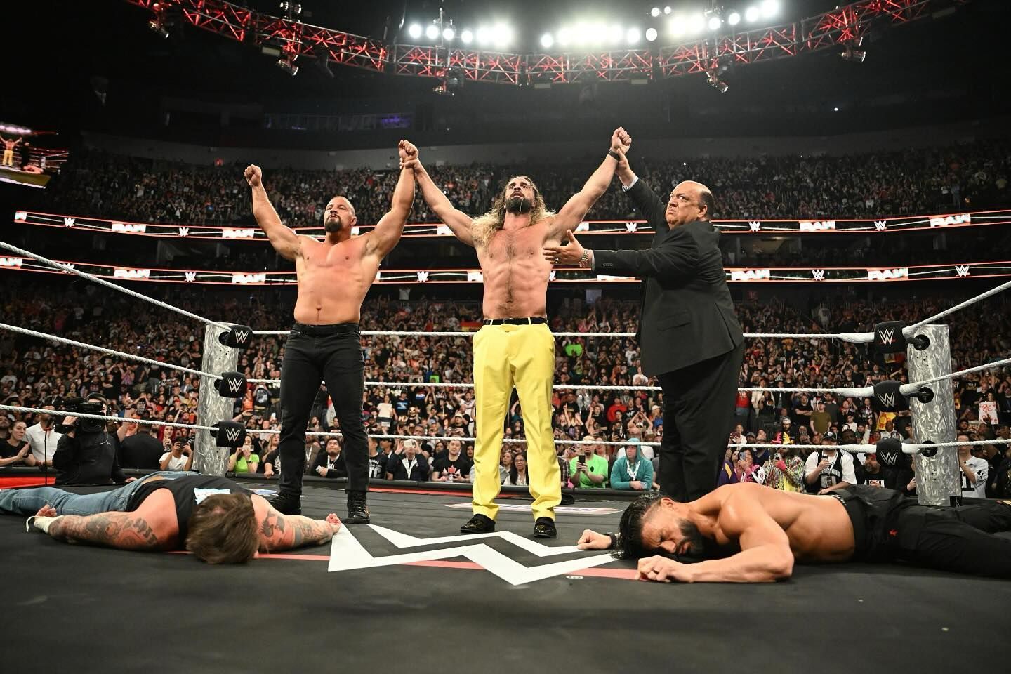 WWE दिग्गज पॉल हेमन, सैथ रॉलिंस और ब्रॉन ब्रेकर रिंग में (Photo: Seth Rollins Instagram)