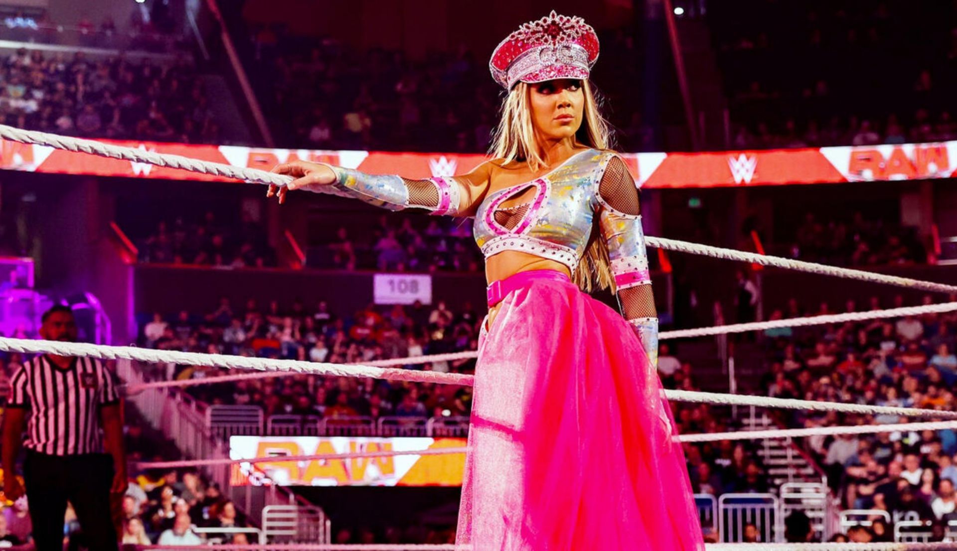 चेल्सी ग्रीन एंट्रेंस के दौरान (Photo: WWE.com)