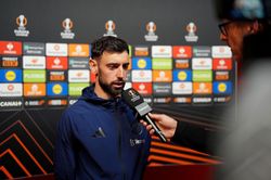 "Do you know the rules?" - Bruno Fernandes hits back at reporter for saying Athletic Club star didn't deserve red card against Manchester United
