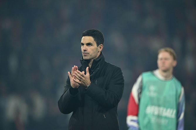 Arsenal submit contract offer worth £300,000-a-week to sign 26-year-old striker: Reports