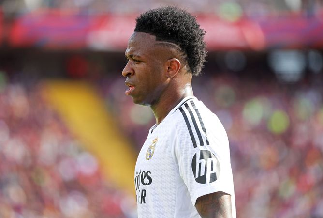 “It’s a disgrace, take him off” - Ex-Real Madrid star slams Vinicius Jr on live commentary during 4-3 El Clasico defeat