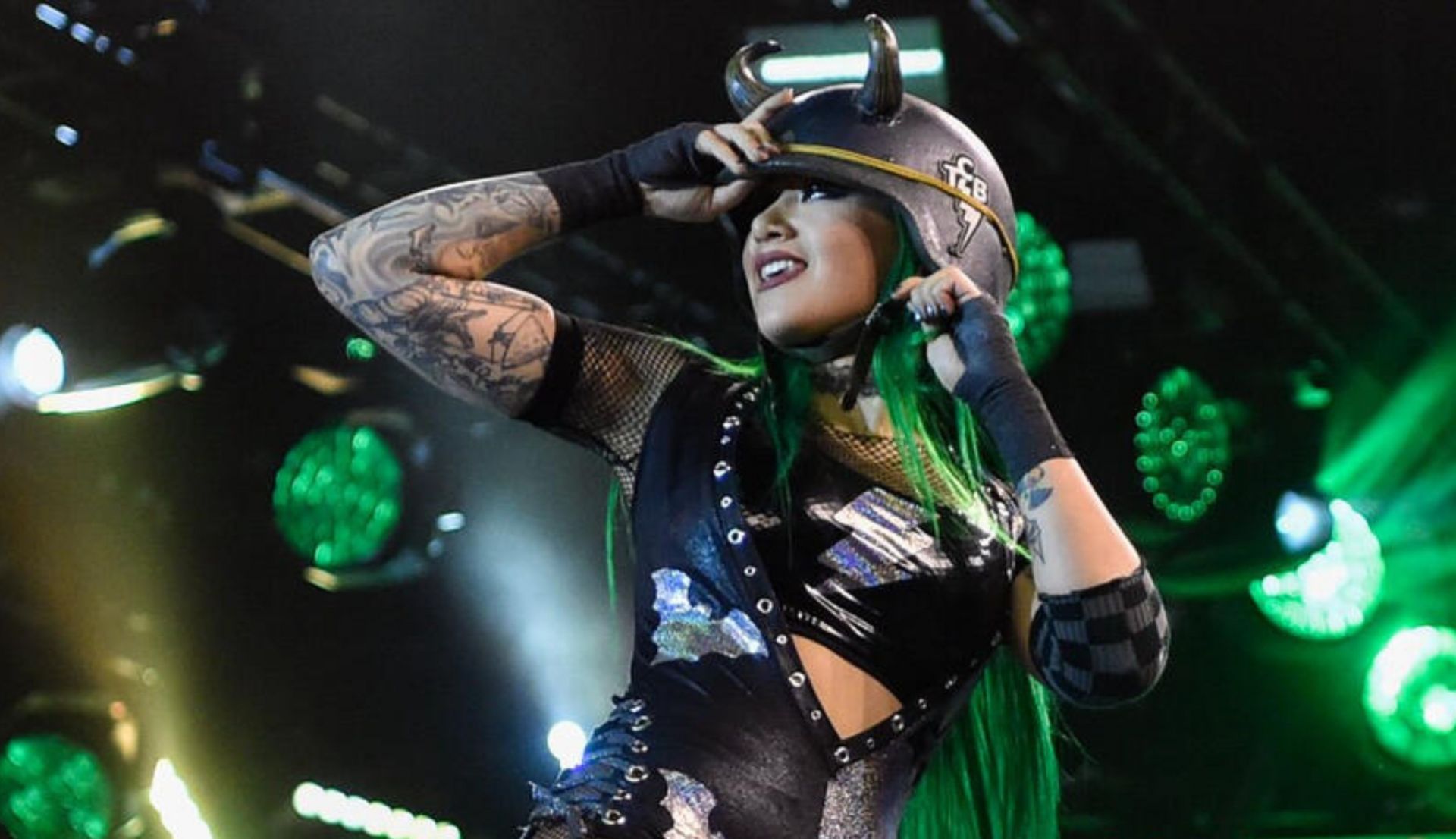 शॉट्ज़ी एंट्री करते हुए (Photo: WWE.com)