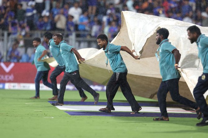 Branches fly off in storm outside Wankhede Stadium during MI vs GT IPL 2025 match [Watch]