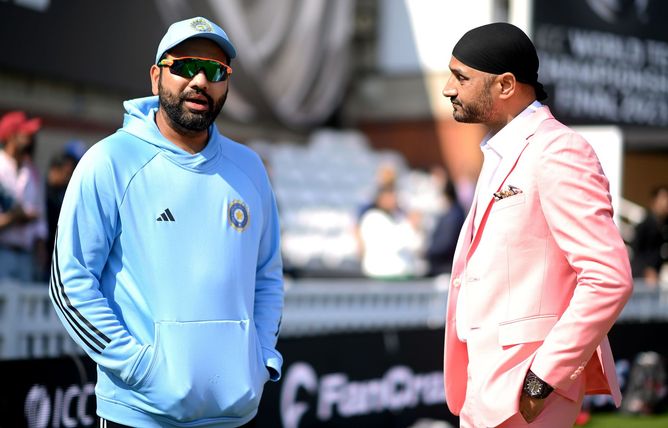 Video of Rohit Sharma hugging Harbhajan Singh goes viral after former's Test retirement amid IPL 2025 [Watch]