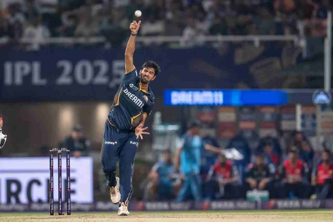 Washington Sundar has bowled only 9.5 overs in IPL 2025. [P/C: iplt20.com]