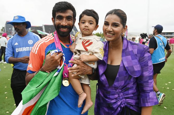 Sanjana Ganesan posts adorable picture with Jasprit Bumrah ahead of MI vs GT IPL 2025 match [In Picture]