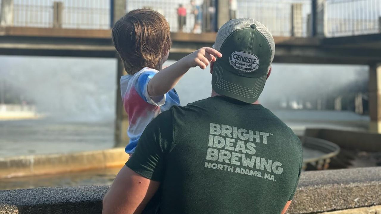 The star pictured with his kid (via his Instagram)