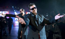 4 Current WWE stars who can become commentators