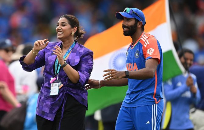 "Hahaha this?" - Sanjana Ganesan reacts as husband Jasprit Bumrah posts funny dance video on her birthday